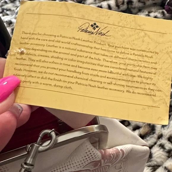 Patricia Nash Pink and White Floral Clutch - Picture 3 of 8